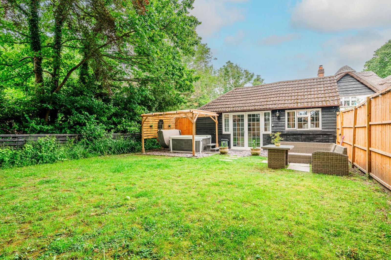 Holiday home Hot Tub Hideaway! New Forest *